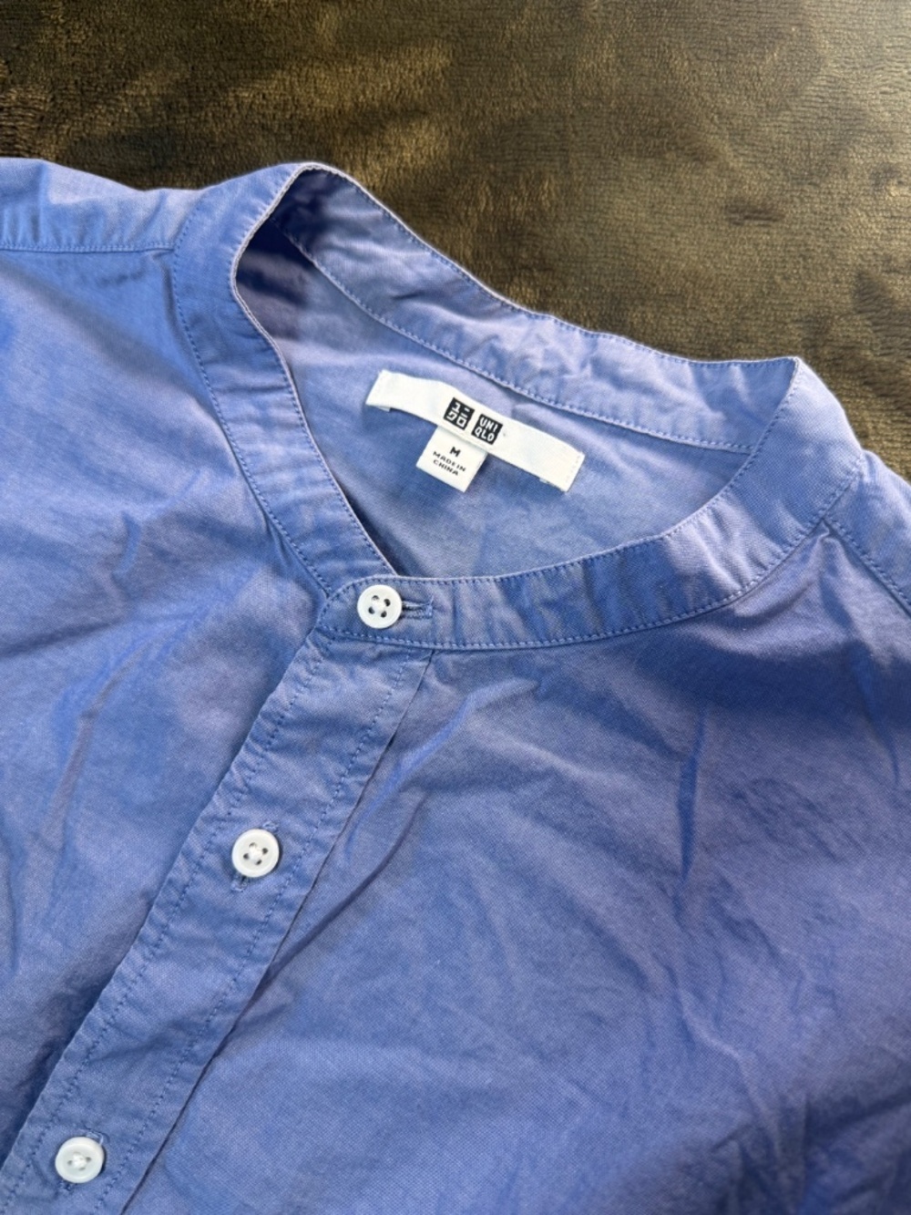 Uniqlo, no collar